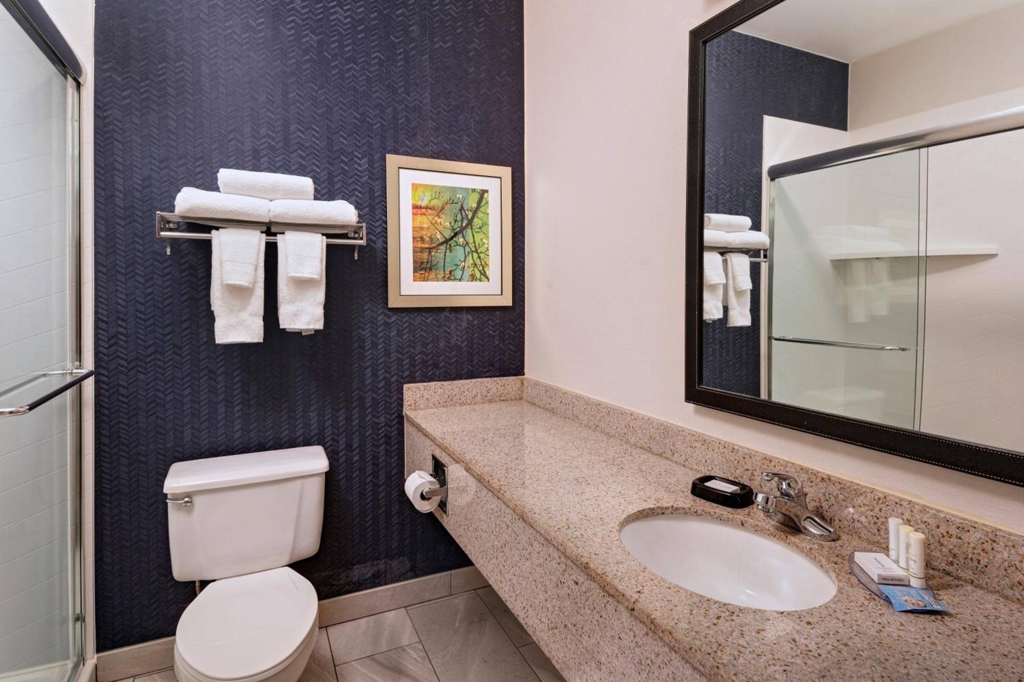 Fairfield Inn Saint Louis Коллинсвилл Экстерьер фото