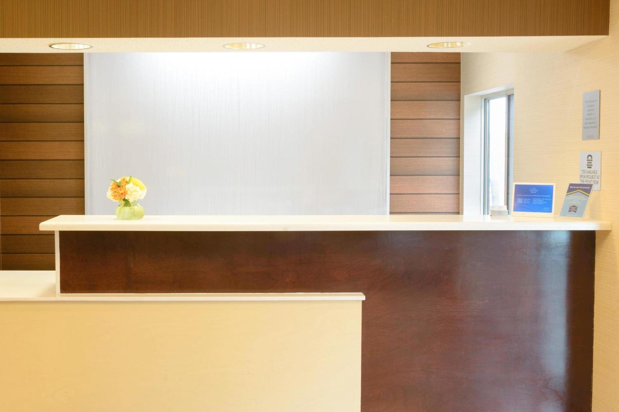 Fairfield Inn Saint Louis Коллинсвилл Экстерьер фото