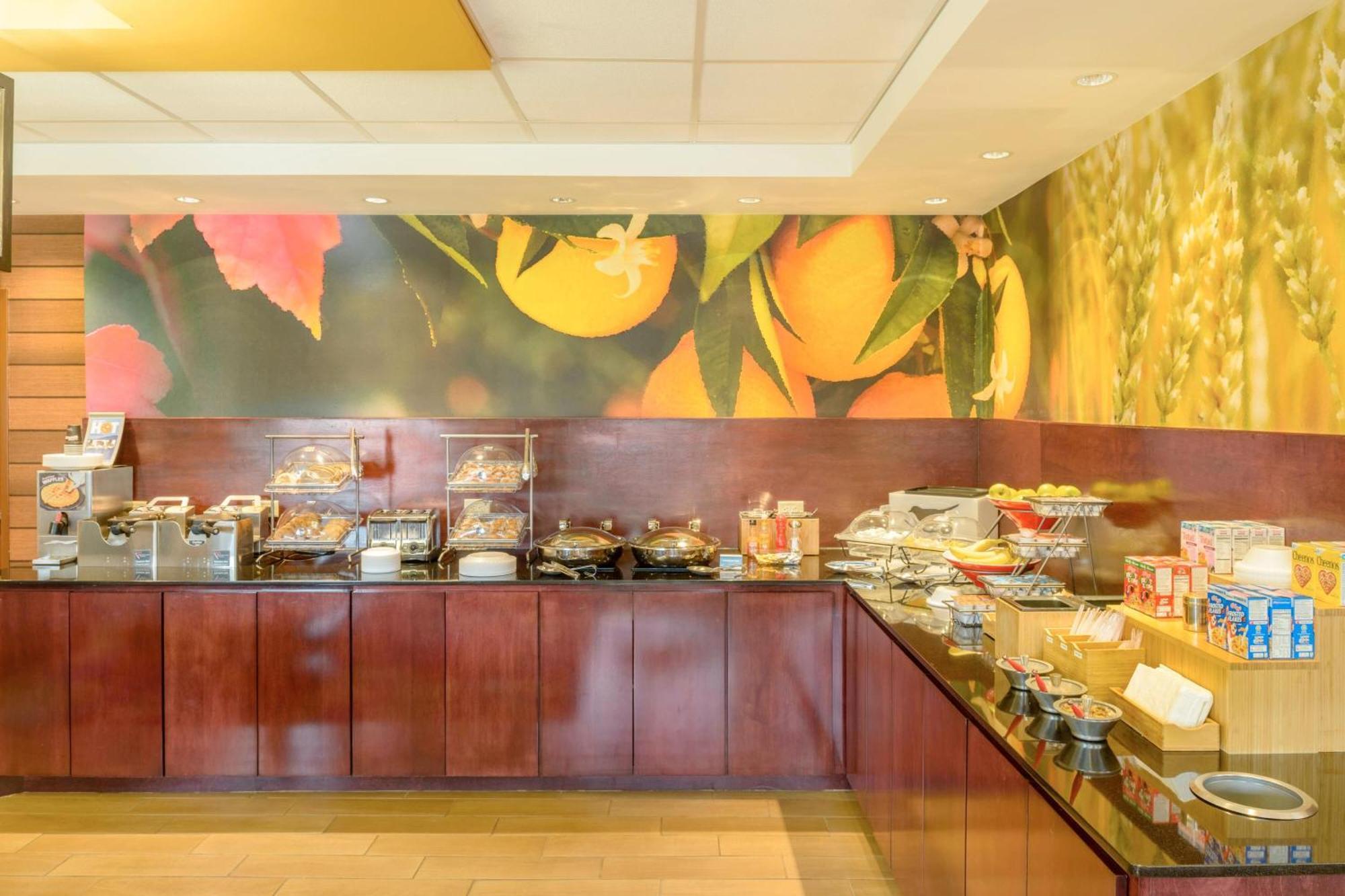 Fairfield Inn Saint Louis Коллинсвилл Экстерьер фото
