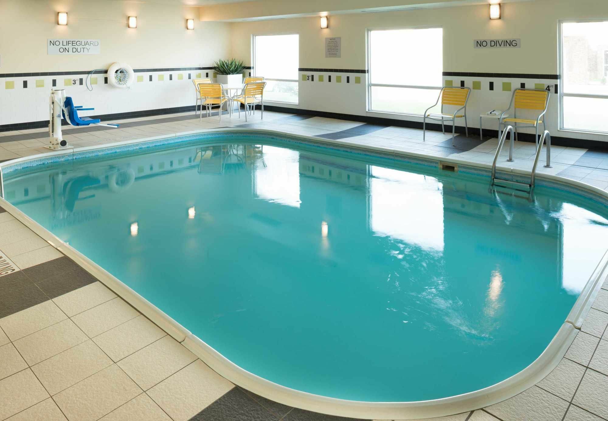 Fairfield Inn Saint Louis Коллинсвилл Экстерьер фото